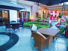 Hill View Hotel & Apartments