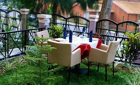 Hill View Hotel & Apartments