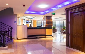 Tropical Plaza Apartments