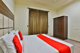 OYO 410 Diamy Apartments
