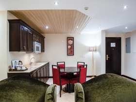 Eastward Hotel by OYO Rooms