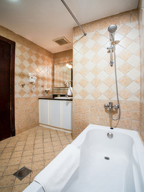 Eastward Hotel by OYO Rooms