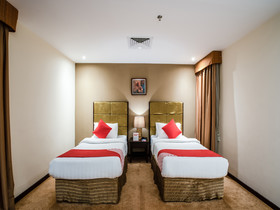 Eastward Hotel by OYO Rooms