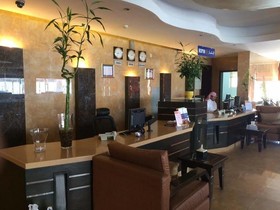 Peninsula Hotel Suites