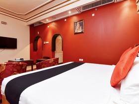 Capital O456 Almansour Grand Hotel