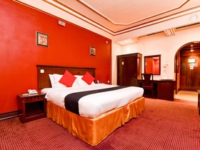 Capital O456 Almansour Grand Hotel