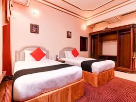 Capital O456 Almansour Grand Hotel