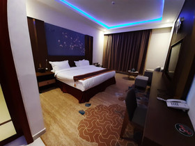 Qasr Alshamal Hotel