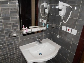 Julanar Alsharq Suites