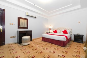 OYO 148 Diamond Beach Hotel