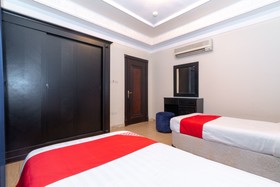 OYO 148 Diamond Beach Hotel