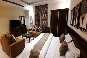 The Blue Rose Hotel by OYO Rooms