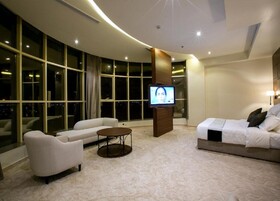 The S Hotel