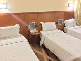 Al Maqam Housing Center