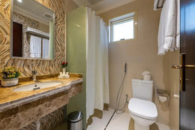 Snood Remaz Hotel