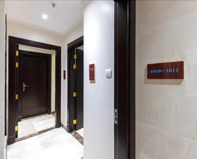 Snood Remaz Hotel