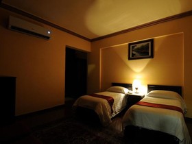 Zahra White Palace Hotel