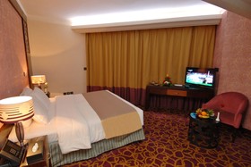 Gloria Al Madinah Al Fayro Al Mass Hotel