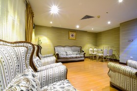 Luxurious Al Rawdah Suites