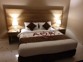 Medina Diamond Suites