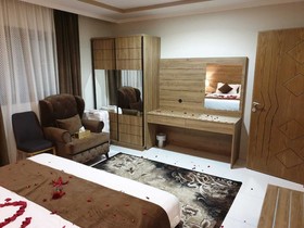 Medina Diamond Suites