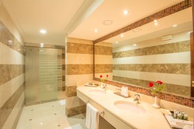 Al Aqeeq Madinah Hotel