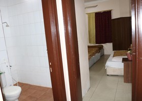 Sakani Hotel by OYO Rooms