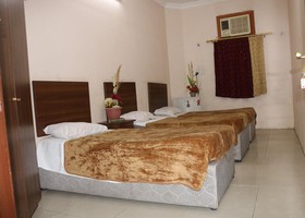 Sakani Hotel by OYO Rooms