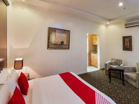 Al Hamra Palace Al Jawazat Branch by OYO Rooms