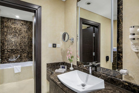 Cristal Amaken Hotel