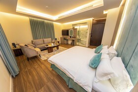 Luxury Night Hotel