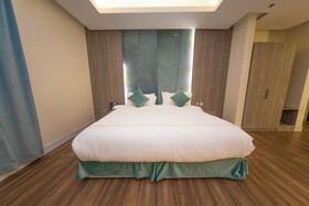 Luxury Night Hotel