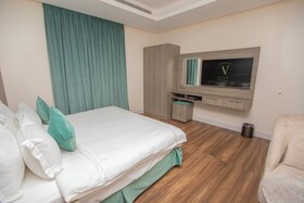 Luxury Night Hotel