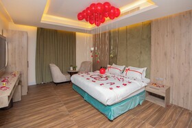 Luxury Night Hotel