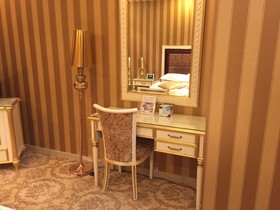 Rose Garden Hotel