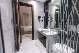 Tura Hotel