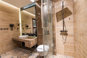 Tura Hotel