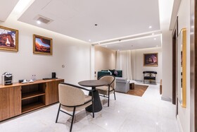 Tura Hotel