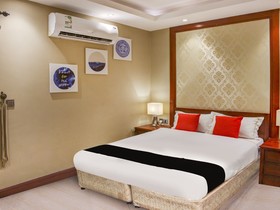 Capital O 581 Goldish Hotel