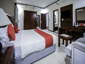 Night Inn Hotel by OYO Rooms