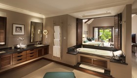Castello Beach Hotel