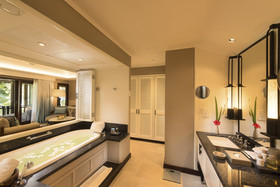 Castello Beach Hotel