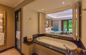 Castello Beach Hotel
