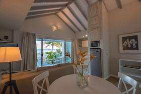Le Nautique Luxury Beachfront Apartments - Mahe