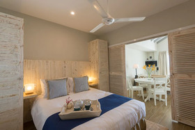 Le Nautique Luxury Beachfront Apartments - Mahe