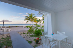Le Nautique Luxury Beachfront Apartments - Mahe