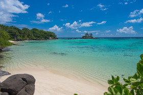 Le Nautique Luxury Beachfront Apartments - Mahe