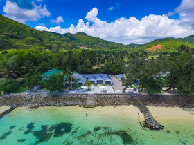 Le Nautique Luxury Beachfront Apartments - Mahe