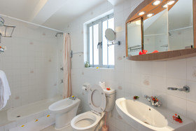 Le Relax Hotels & Restaurant