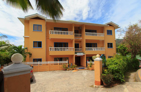 Vicky's Holiday Apartments